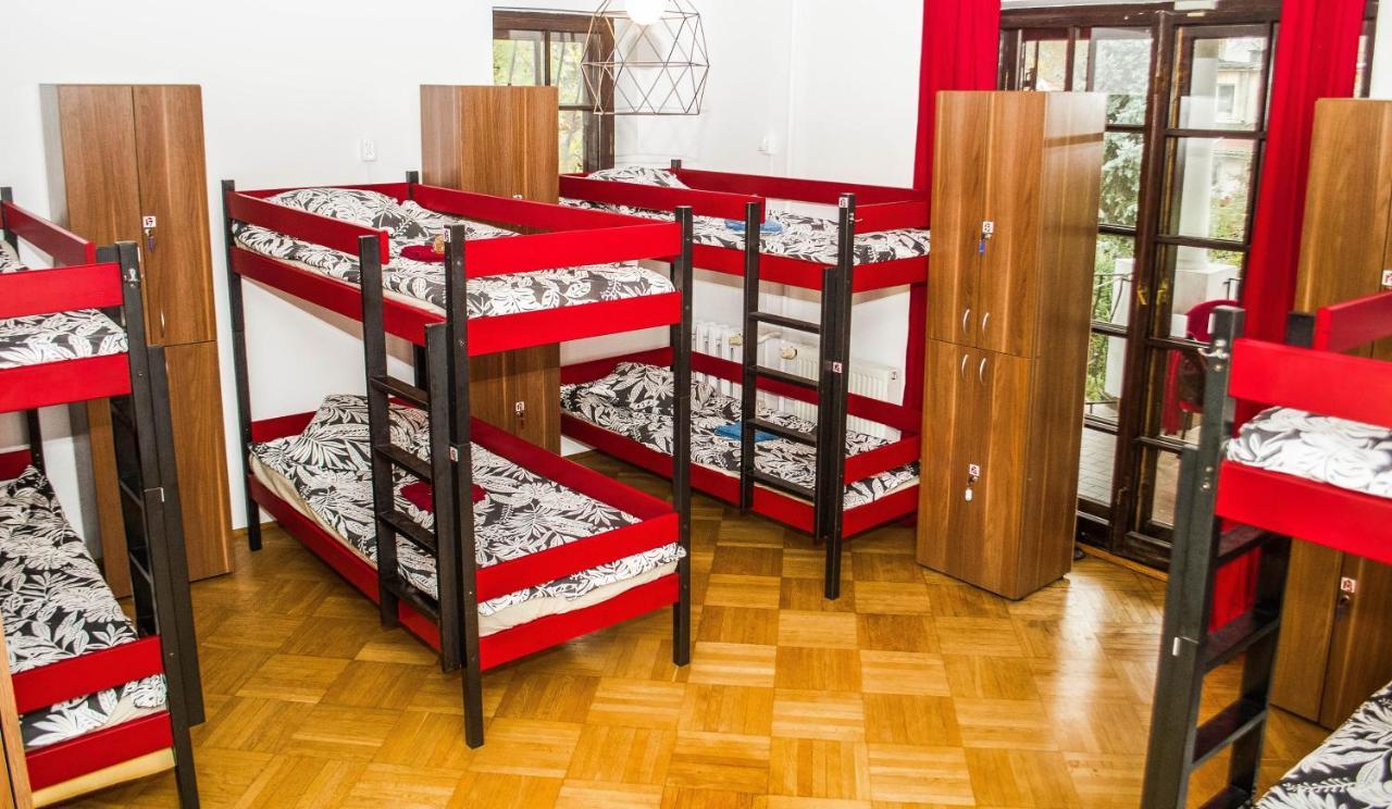 Classic Hostel Варшава Экстерьер фото